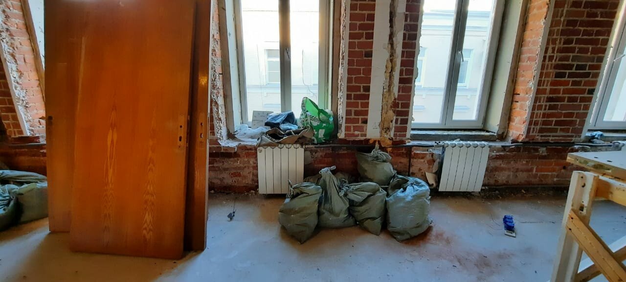 квартира, комната, мусор в квартире, комната в заброшенном доме, строительный мусор в подъезде