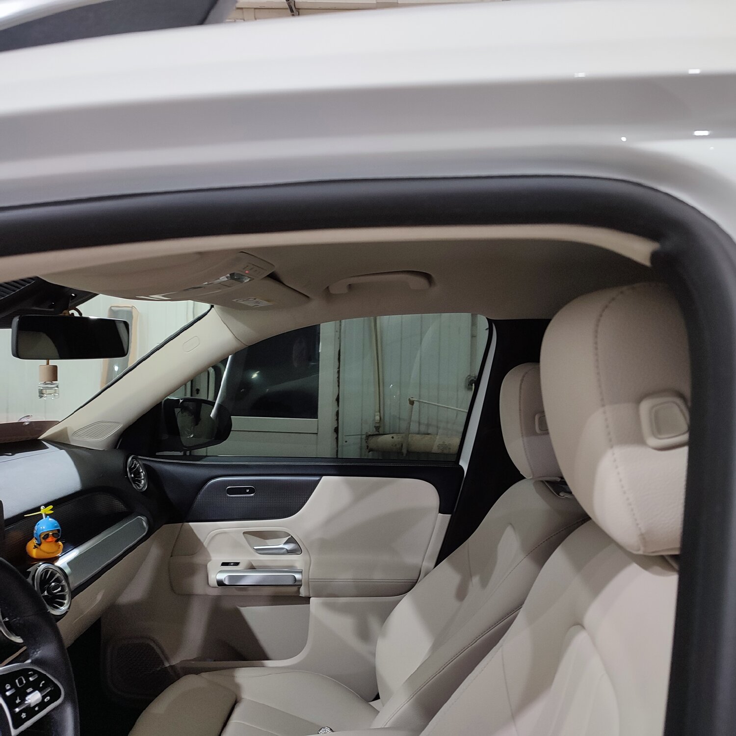 мерседес 222 белый салон, mercedes 220 222 салон, mercedes benz w222 белый салон, функционал мерседес 221 кузов s класс, автомобиль