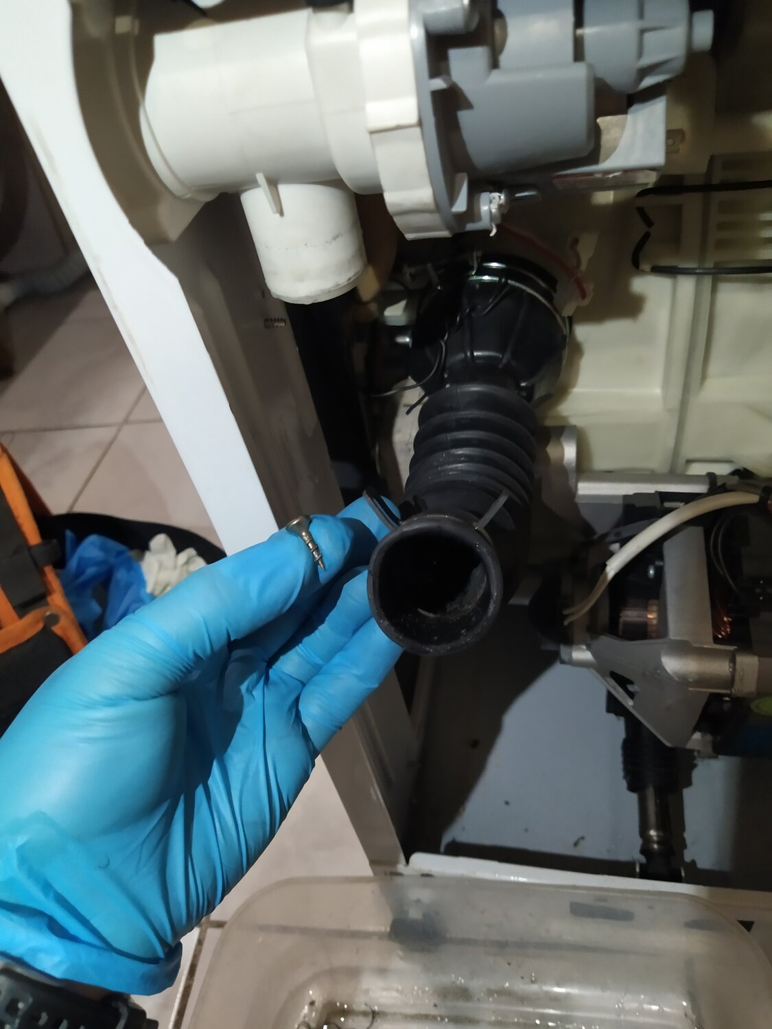 сливной насос, насос стиральной машины, whirlpool awe 2215 сливной насос, стиральная машина аристон авл 109 сливной насос, не сливает воду стиральная машина