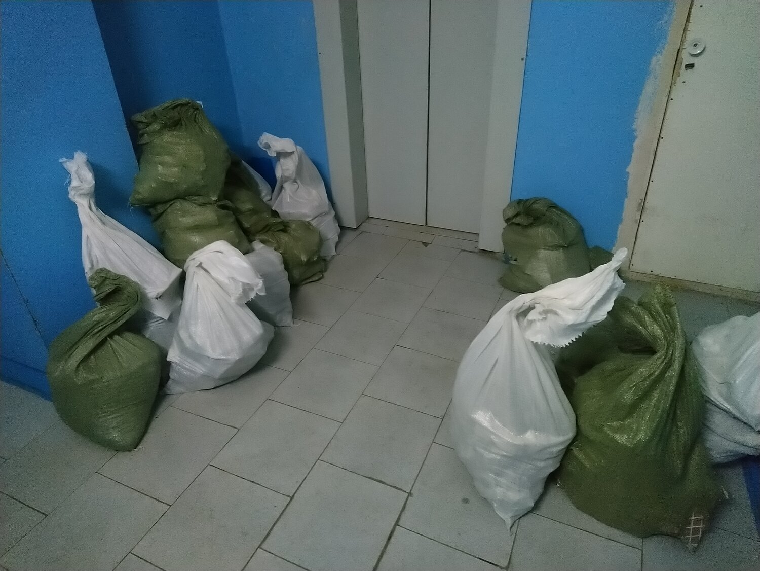 мешок с мусором, строительный мусор, вывоз мусора, мешки для строительного мусора, коммунальные отходы
