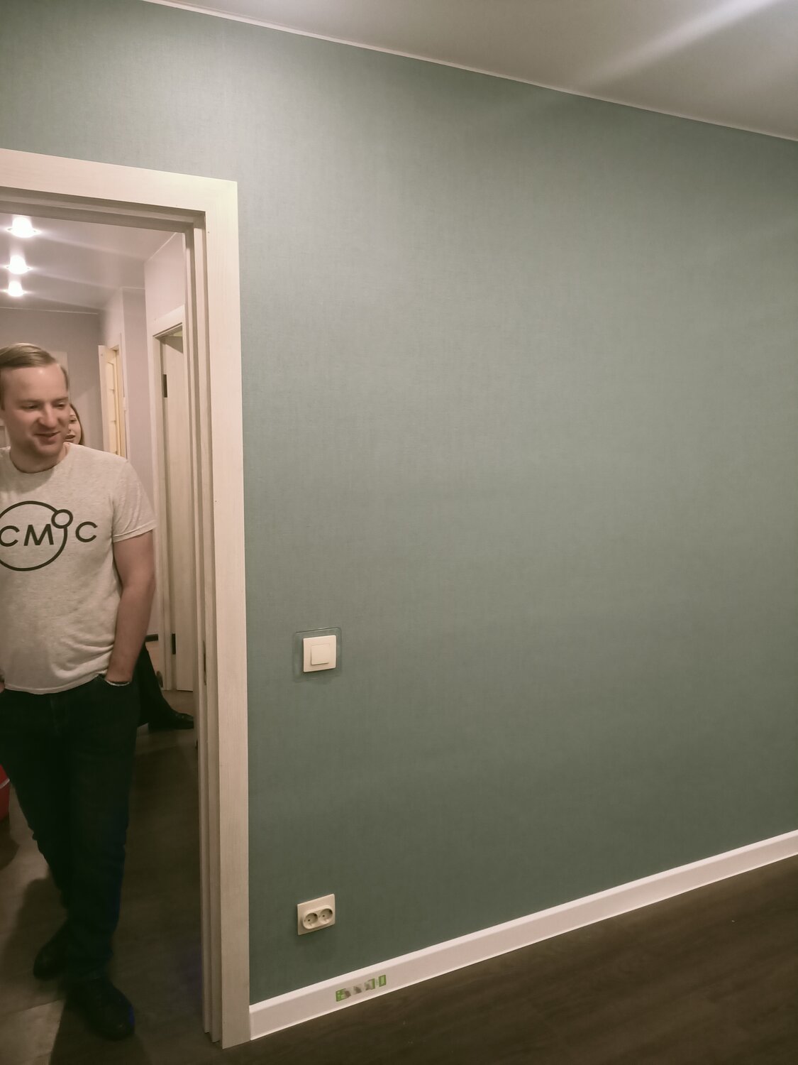 человек, room, дверь, коридор, открытая дверь