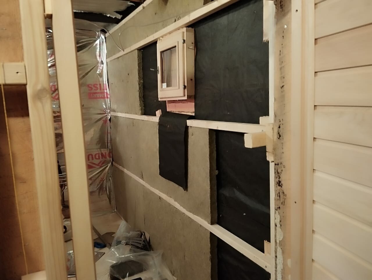 утепление бани, каркас под сайдинг, обшивка утеплителем бани, утепление стен, обрешетка под сайдинг