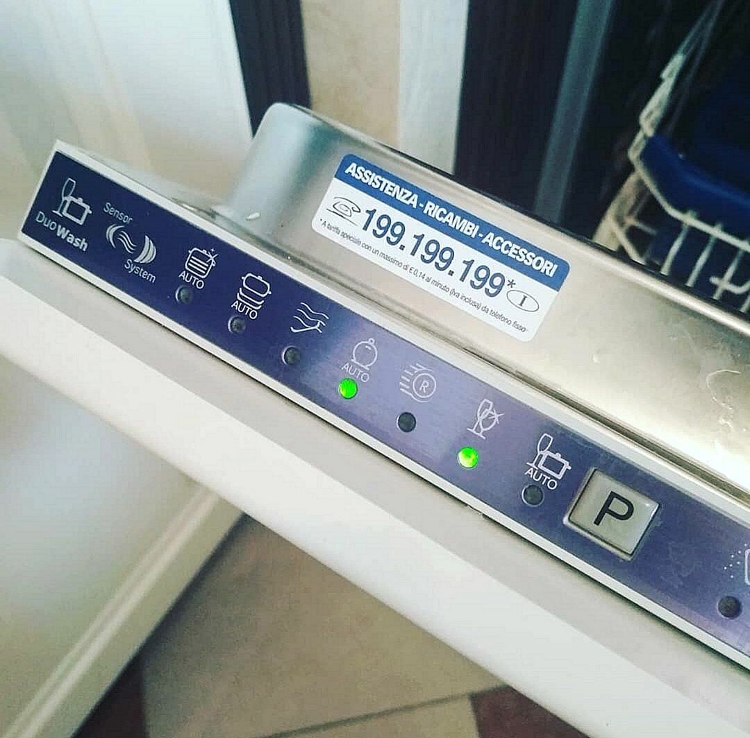 посудомоечная машина, бытовая техника, посудомоечная машина hotpoint-ariston li 680 duo, веко dis 5831 посудомоечная машина, посудомоечная машина hotpoint ariston lst 5337
