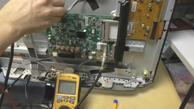 техника, разобранный телевизор, тв lg 37lv3500, ремонт жк телевизоров, телевизор lg 32ls3500 32"