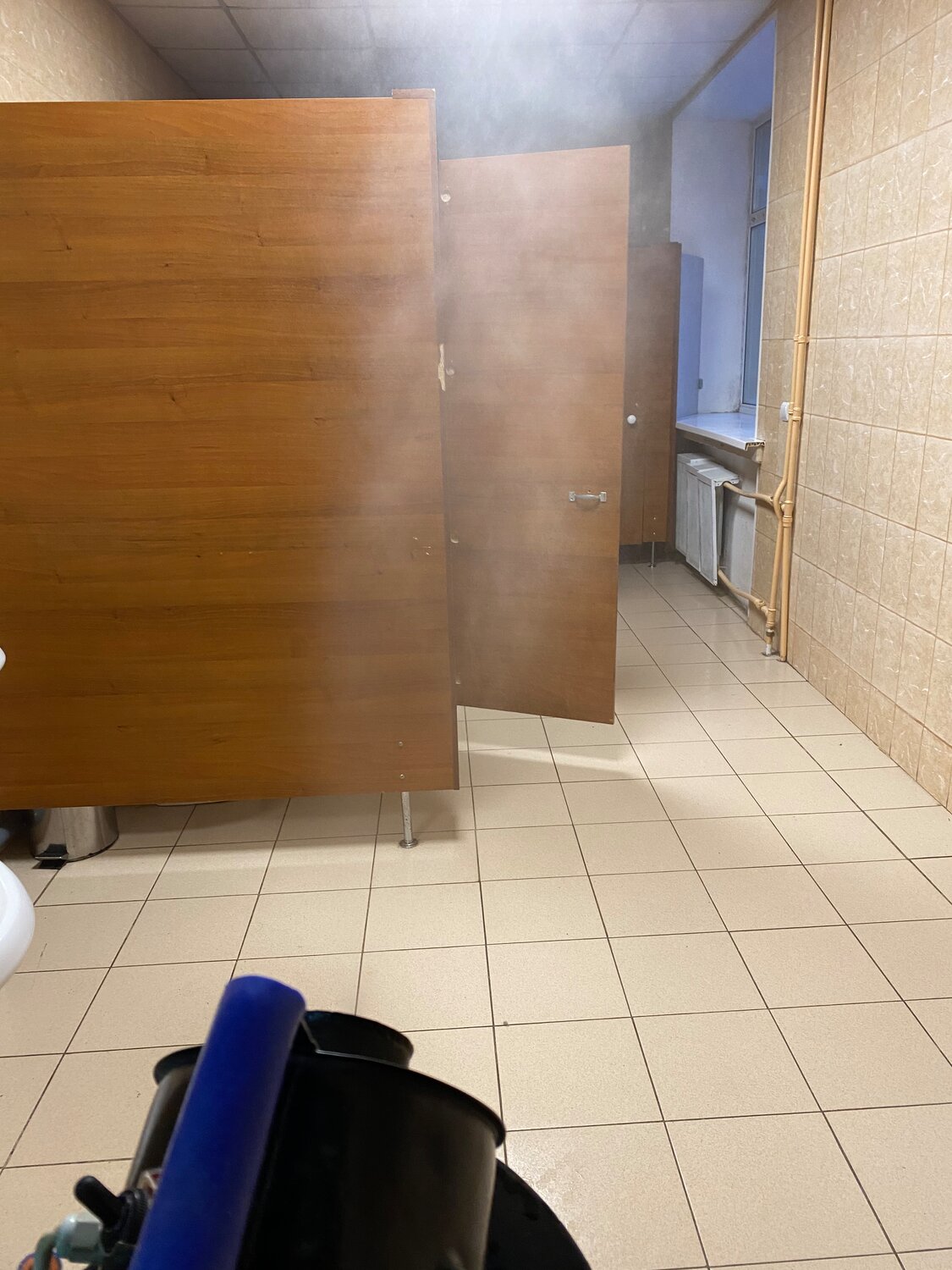 помещение, квартира, квартира в москве сауна в квартире, пол, фитнес хаус раздевалка