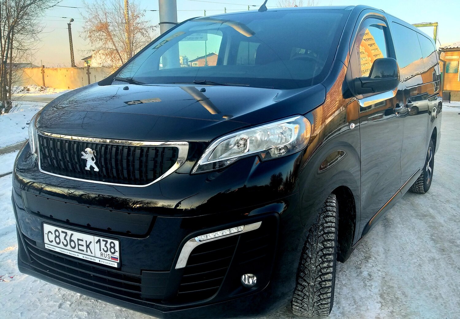 peugeot traveller 2016, peugeot traveller 4x4 2020, фары peugeot traveller, peugeot traveller 19' wheels, киа спортейдж 2010г