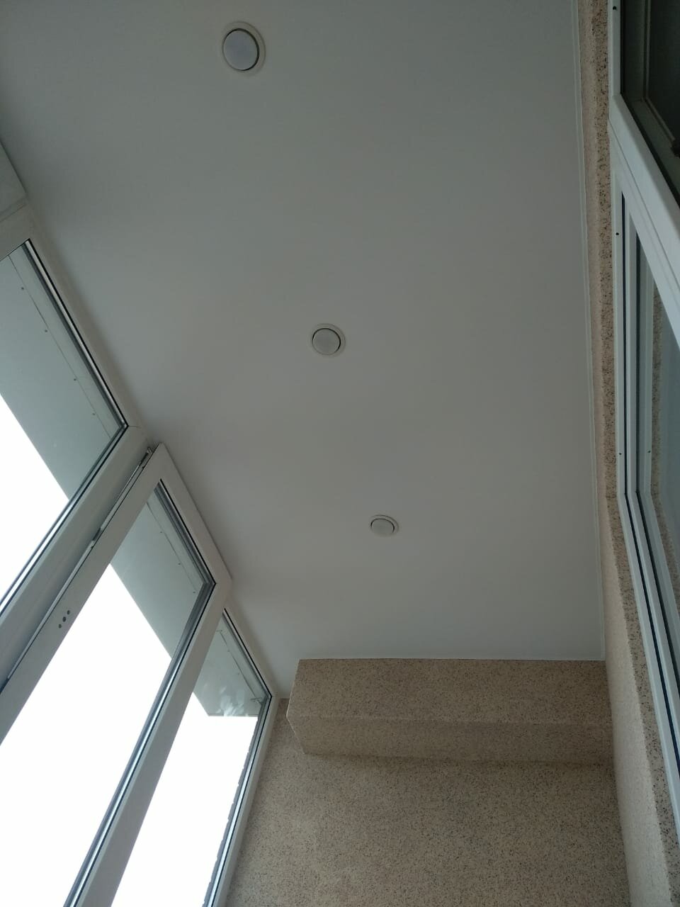 балкон, потолок, отделка потолка на лоджии, лоджия, потолок в коридор