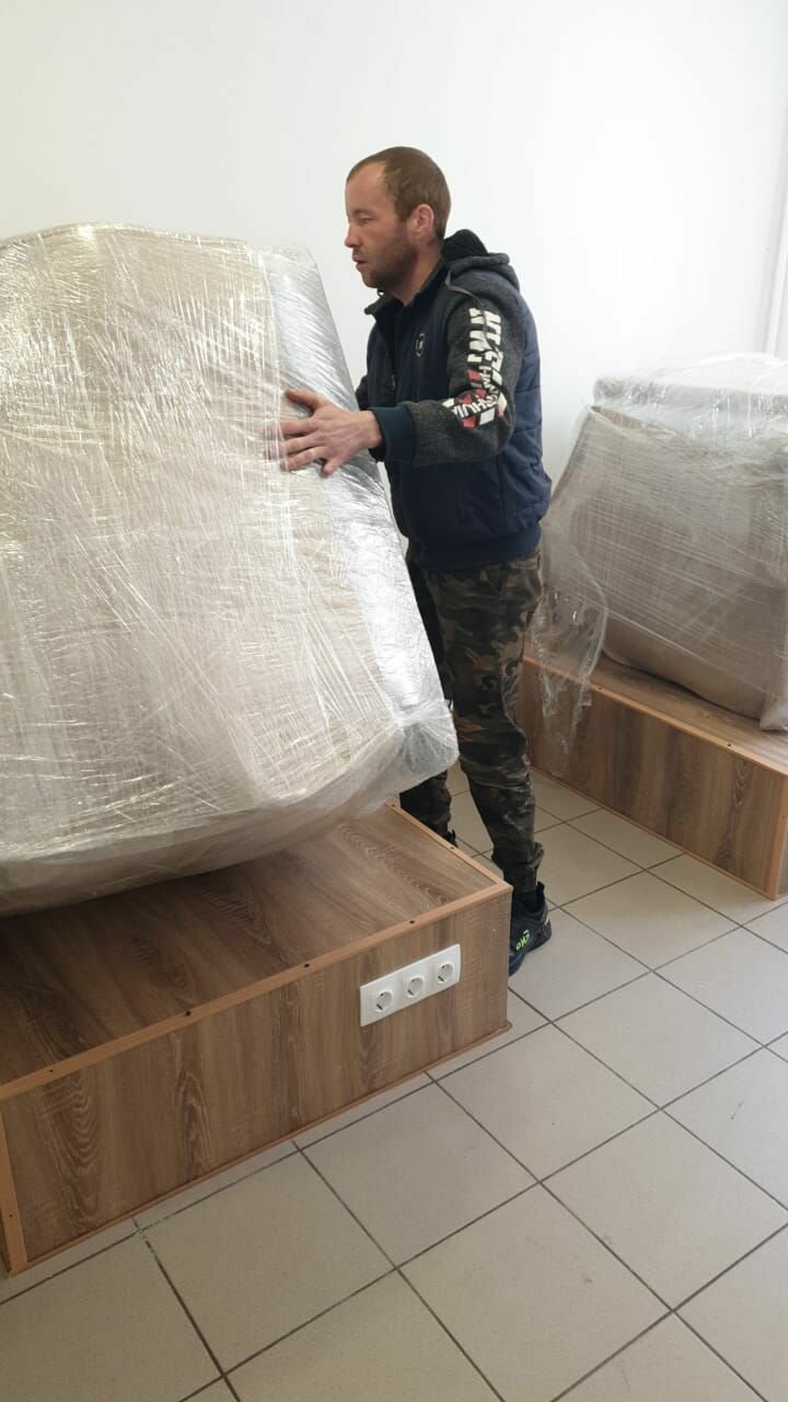 упаковка мебели, упаковка, упаковка мебели в стрейч пленку, грузчики упаковка мебели, упаковка груза