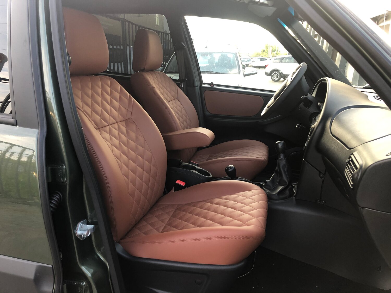 toyota land cruiser prado 150 перешив салона, чехлы на тойоту фортунер 2017, тойота прадо 150 коричневый салон, toyota land cruiser 80 салон, перешив салона прадо 150