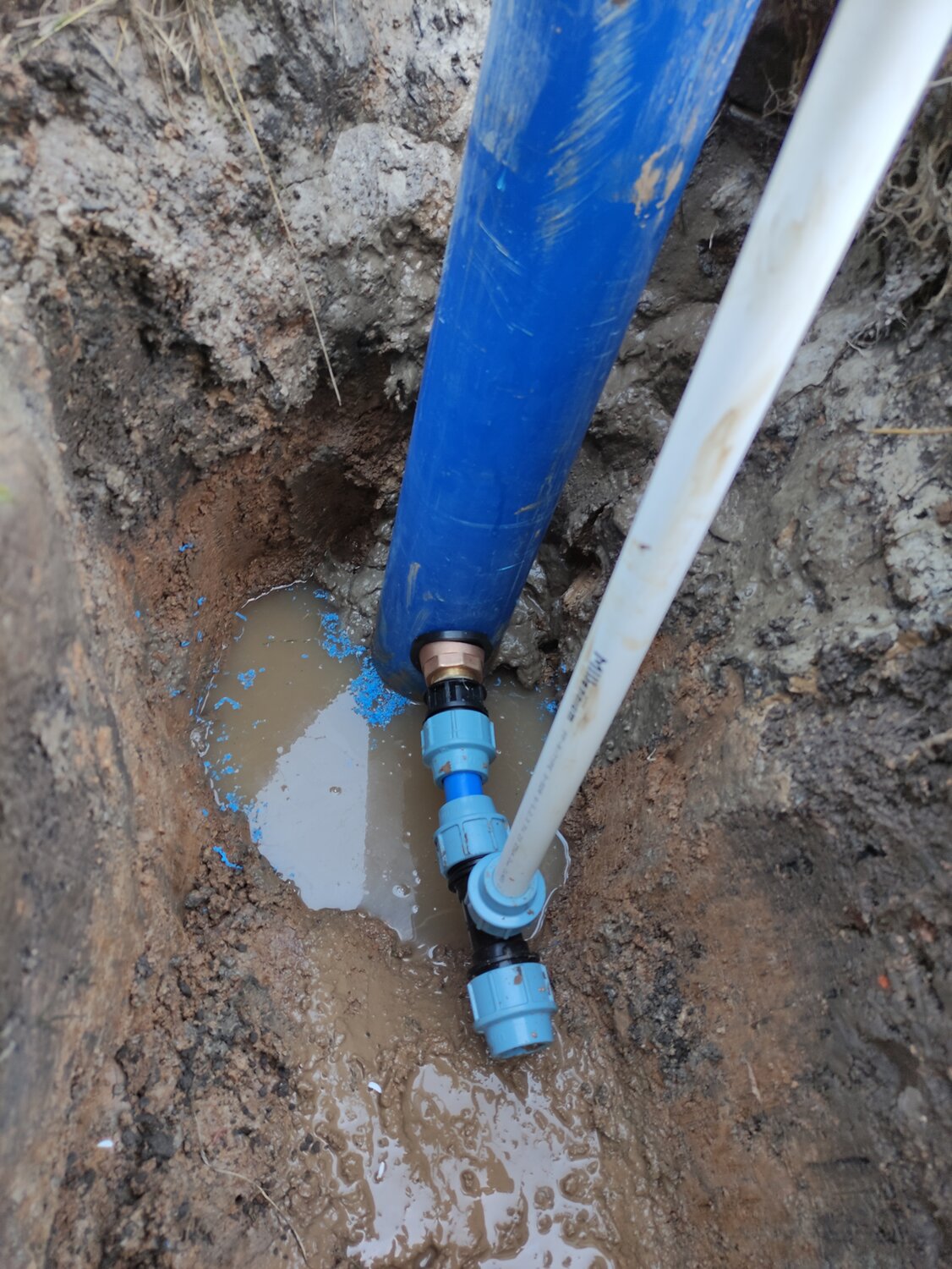 обустройство скважины, обустройство скважины на воду, обустройство скважины с адаптером, обустройство скважины с самоизливом, скважинный адаптер соединение с трубопроводом