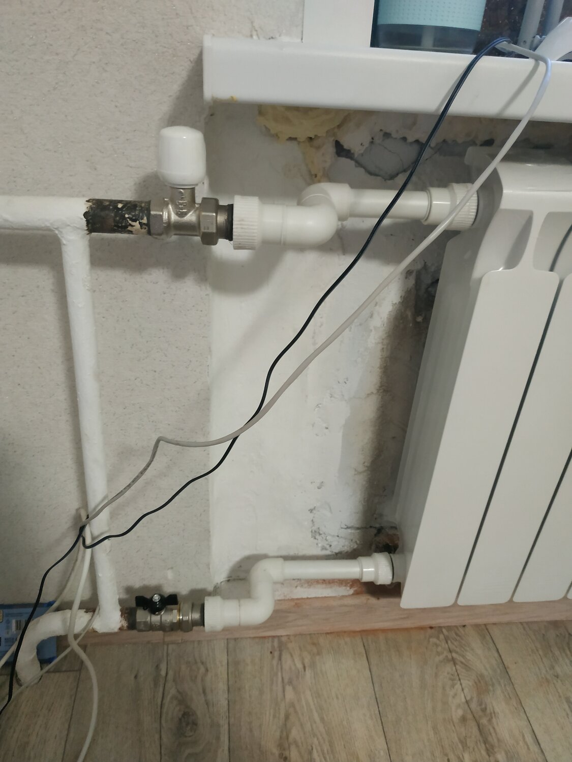 Монтаж экрана на радиатор отопления в Новосибирске - Сантехнические ...