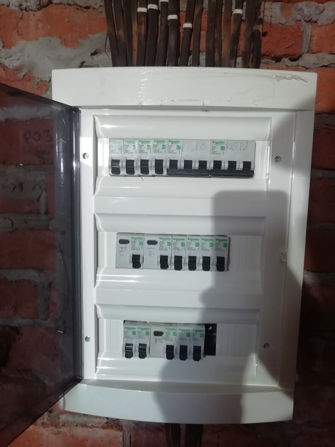 стоимость монтажа электрощита на 54 модуля, распределительный щит, щит квартирный пик, электрощит, эл щит на 24 модуля сборка