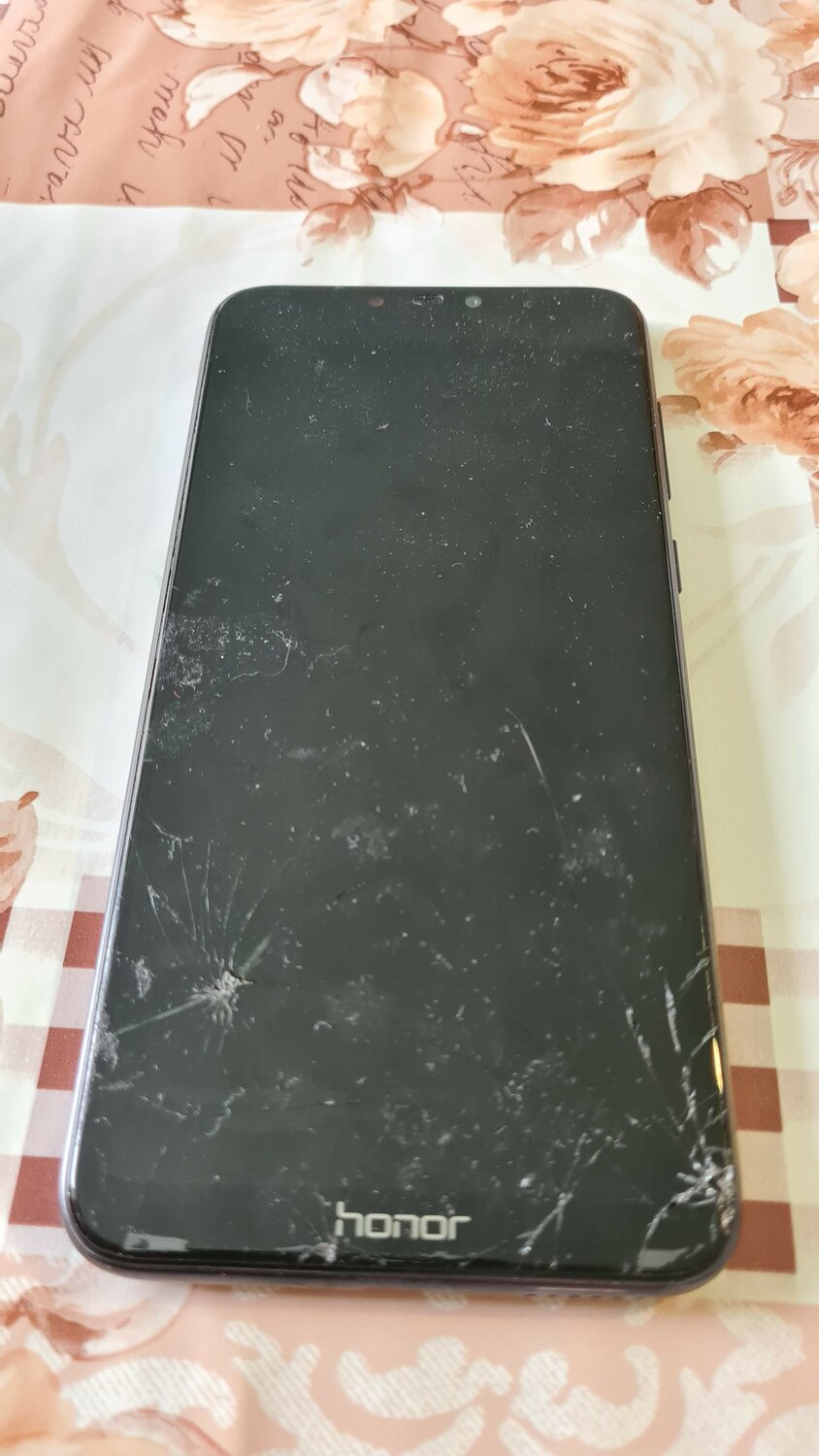 разбитый iphone 8 plus, смартфон, мобильный телефон, разбитый экран самсунг а6+, разбитый iphone 10