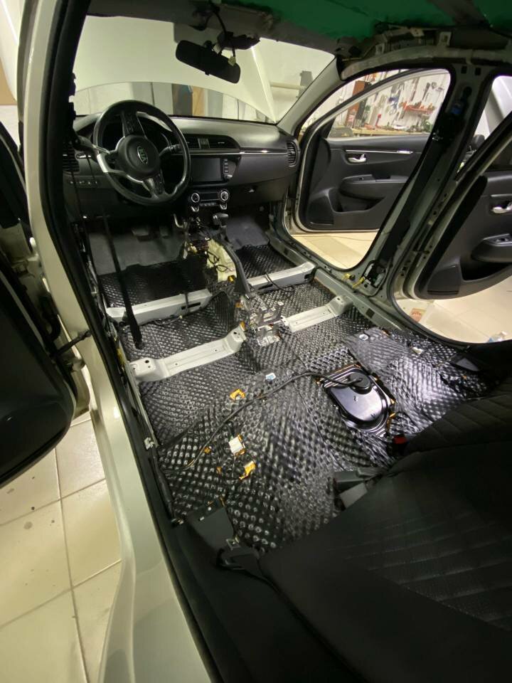 шумоизоляция автомобиля, шумоизоляция шкода a8, шумоизоляция kia rio, шумоизоляция киа селтос, шумоизоляция sreda17