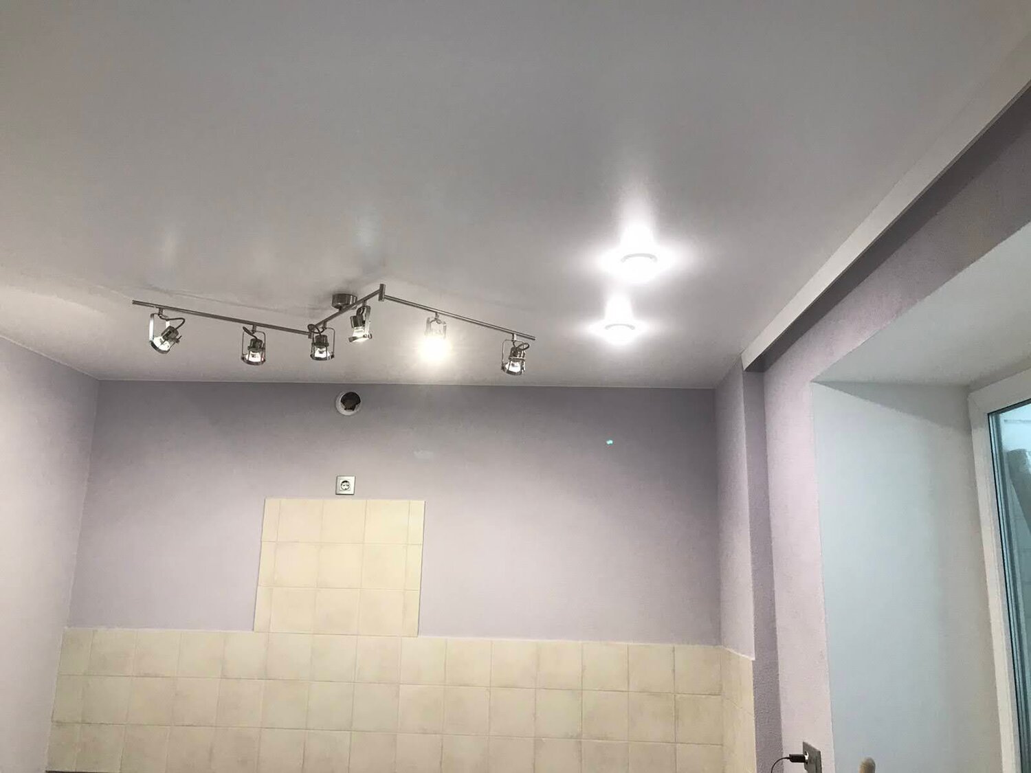 потолок, натяжной потолок матовый, натяжной потолок, натяжной потолок 13 м2, люстра