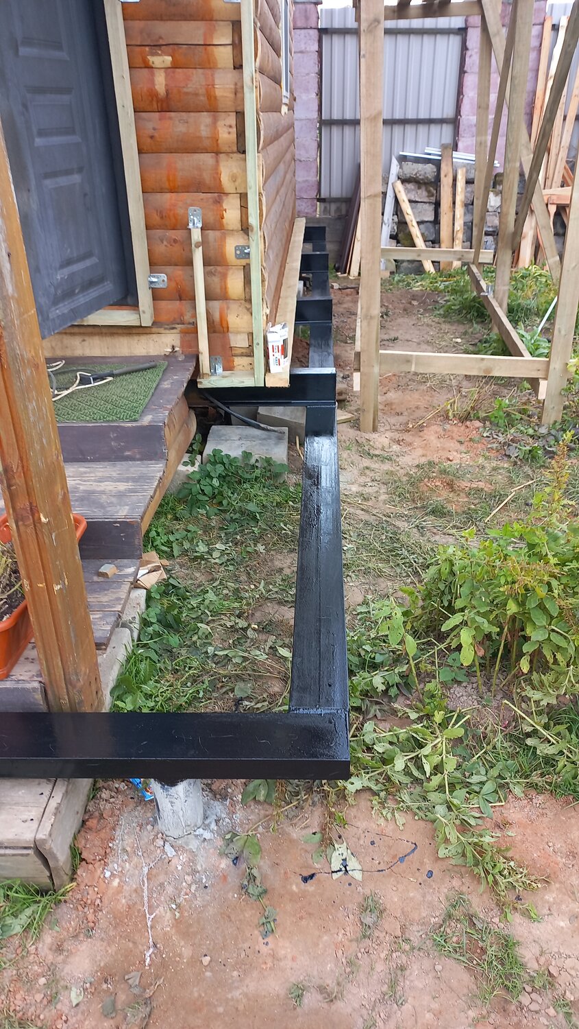 фундамент под террасу из бруса 150х150, фундамент под террасу, фундамент для веранды к дому, новый фундамент под старый дом, фундамент для веранды