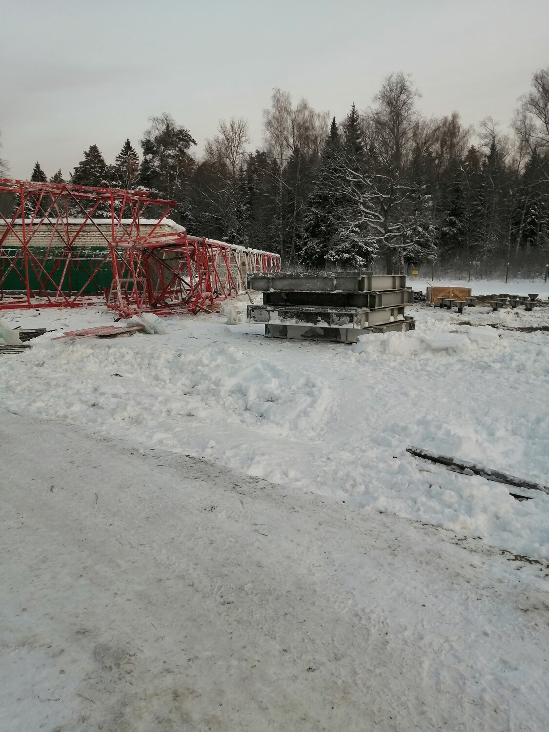 в деревне, перевернулся лесовоз в пинежском районе архангельской области, строительство, пихтовый гребень горнолыжный комплекс новосибирская, посёлок пасьва лесовозы