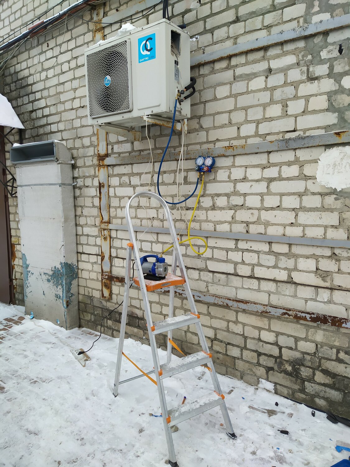 стремянка алюмет ам704, стремянка железная совдеповская 4 ступени, алюминиевая стремянка, стремянка эйфель триумф-103, алюминиевая, советская стремянка металлическая