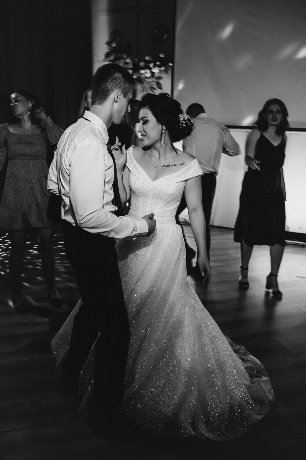 выпускные балы 1950х годов сша, свадебный танец, испанский свадебный танец, свадьба, фотографии свадьбы