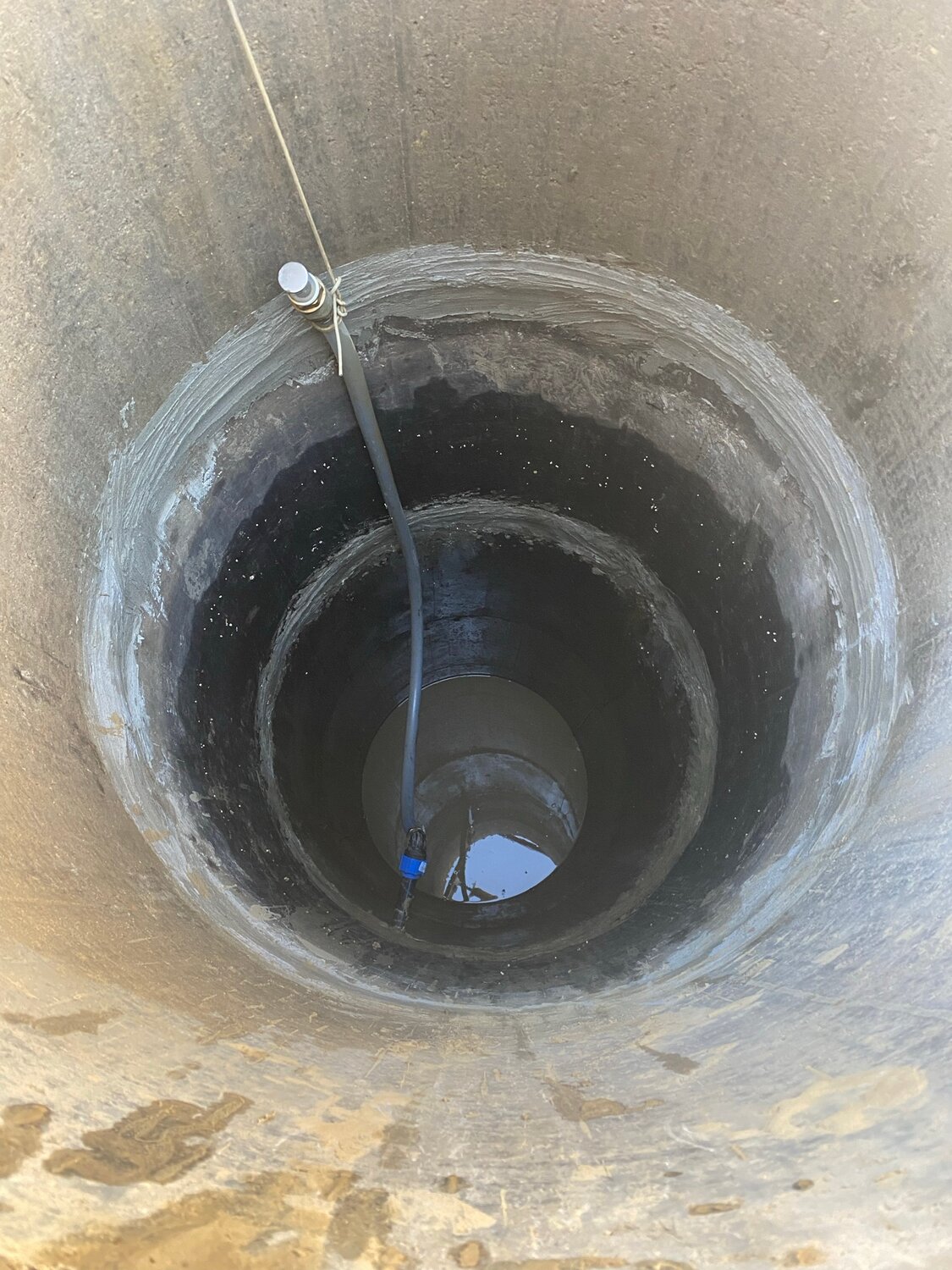 колодец, чистка колодца, насос в колодец для водоснабжения дома, копка колодцев, углубление колодца