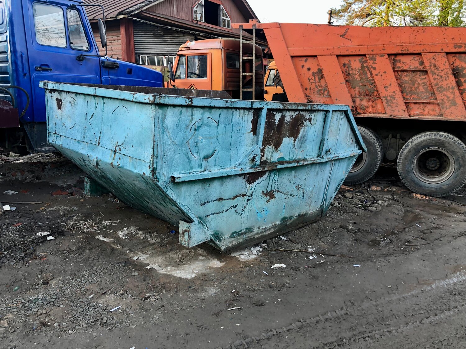 мусорный контейнер, кузов на камаз, бункер мусорный 8 м3 зил, кузов самосвальный урал 15, мусорный контейнер 8 м3 бу