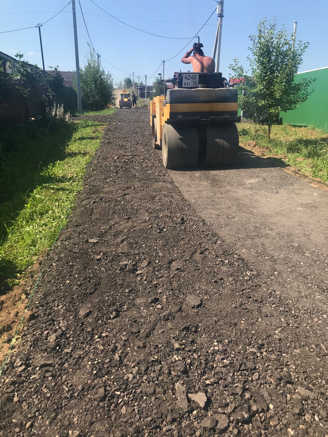 асфальтирование, укладка асфальтной крошки, укладка асфальта, асфальтовое покрытие, асфальтирование дорог