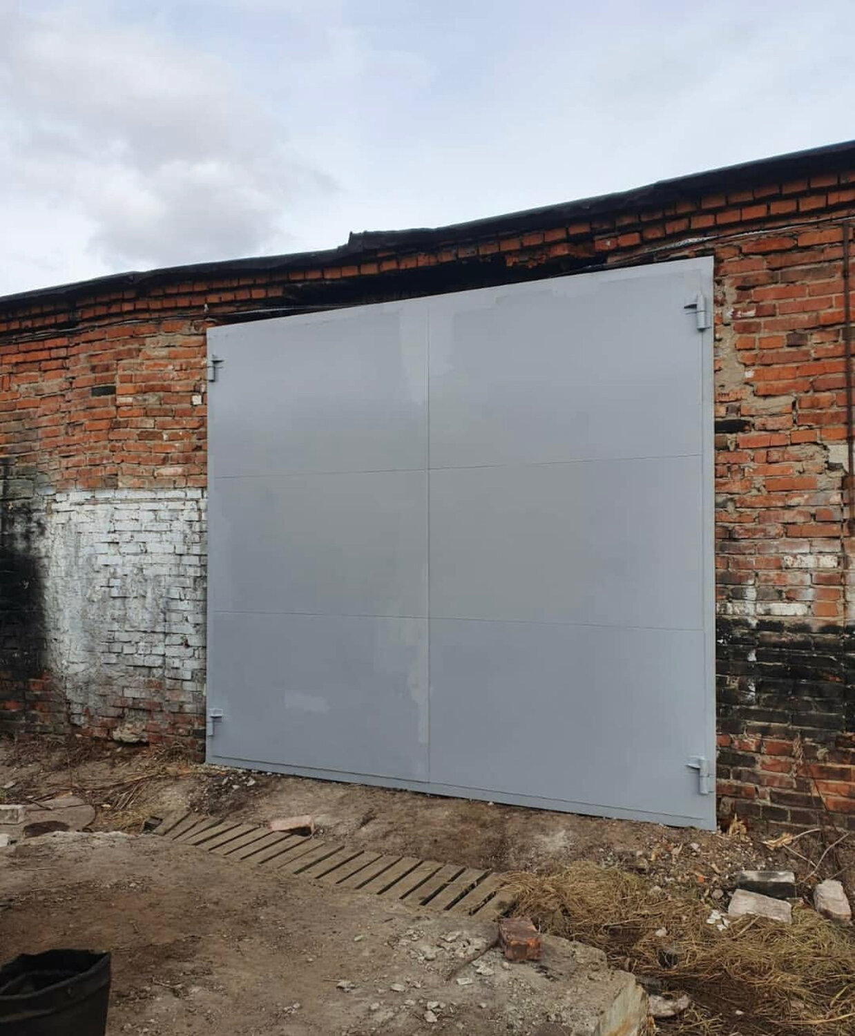 гаражные ворота, ворота гаражные металлические, гараж, металлические гаражные ворота 2х2, кирпичный гараж