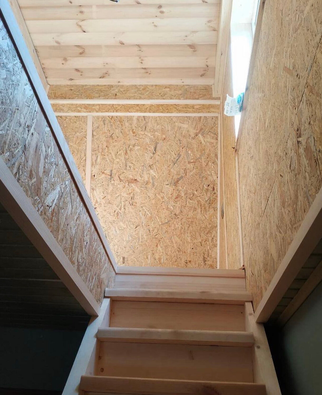 лестница из осб на второй этаж, черновая лестница на второй этаж