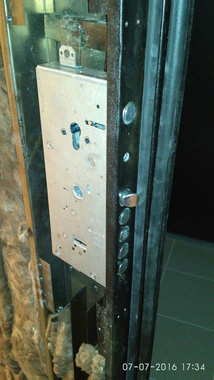 Установка замка в алюминиевую дверь - 82 фото