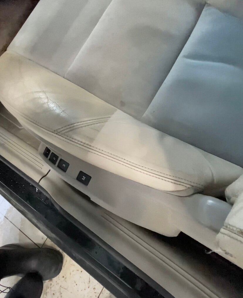накладка водительского кресла volvo xc90, панель водительского сидения volvo xc90, накладка сиденья вольво xc90, volvo xc90 накладка сиденья, сиденье