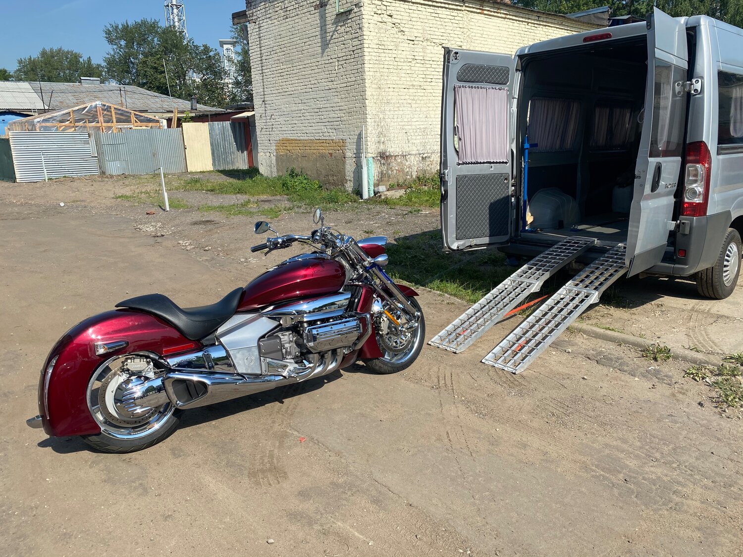 мотоцикл, перевозка мотоцикла, honda valkyrie rune 1500, красивые мотоциклы, хонда валькирия 2006