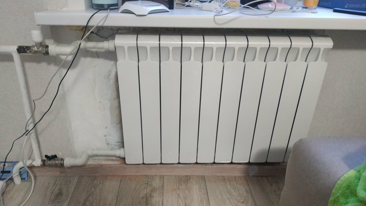 Монтаж экрана на радиатор отопления в Новосибирске - Сантехнические ...
