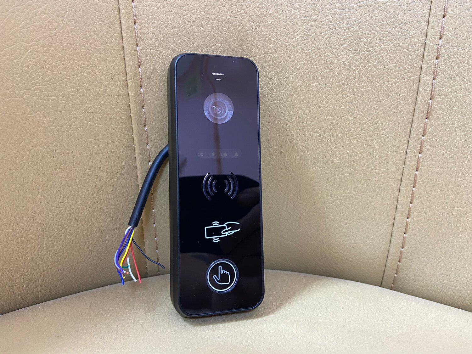 вызывная панель tantos ipanel 2, вызывная панель цветного видеодомофона tantos ipanel 2 wg, вызывная панель tantos ipanel 1 (black), вызывная панель ipanel 2, вызывная (звонковая) панель на дверь tantos ipanel 2 wg черный