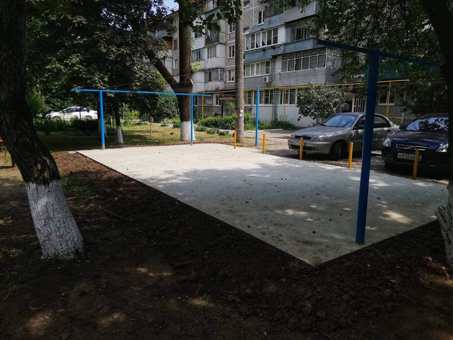 двор, улица, тротуар во дворе многоквартирного дома, детская площадка, ставрополь дворы