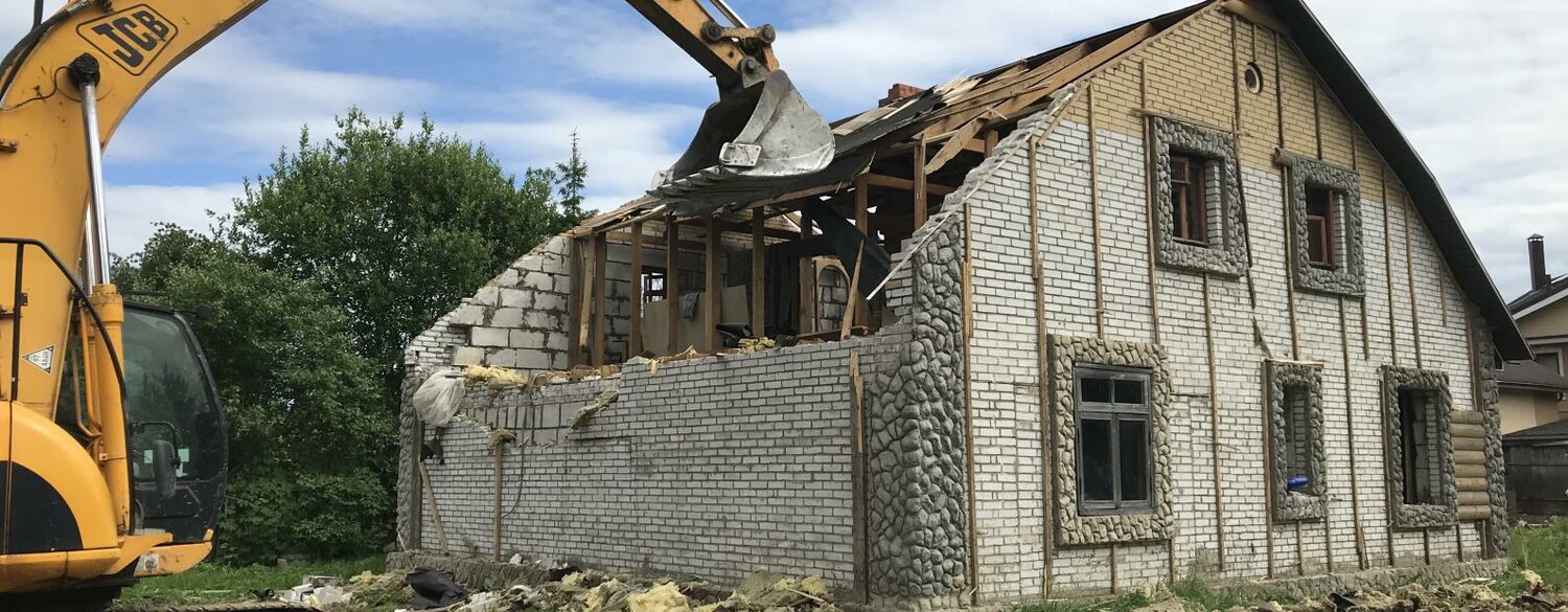 демонтаж домов, фронтон из сибита, крыша на дом из пеноблока, стройка домов, строим дом