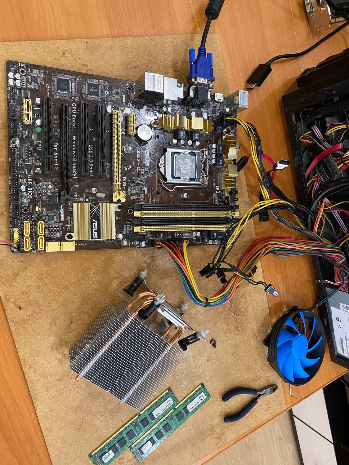 материнская плата asrock p55de3, gigabyte 8s648fx-rz материнская плата, материнская плата, блок питания к материнской плате гигабайт, материнская плата asrock p4vm890