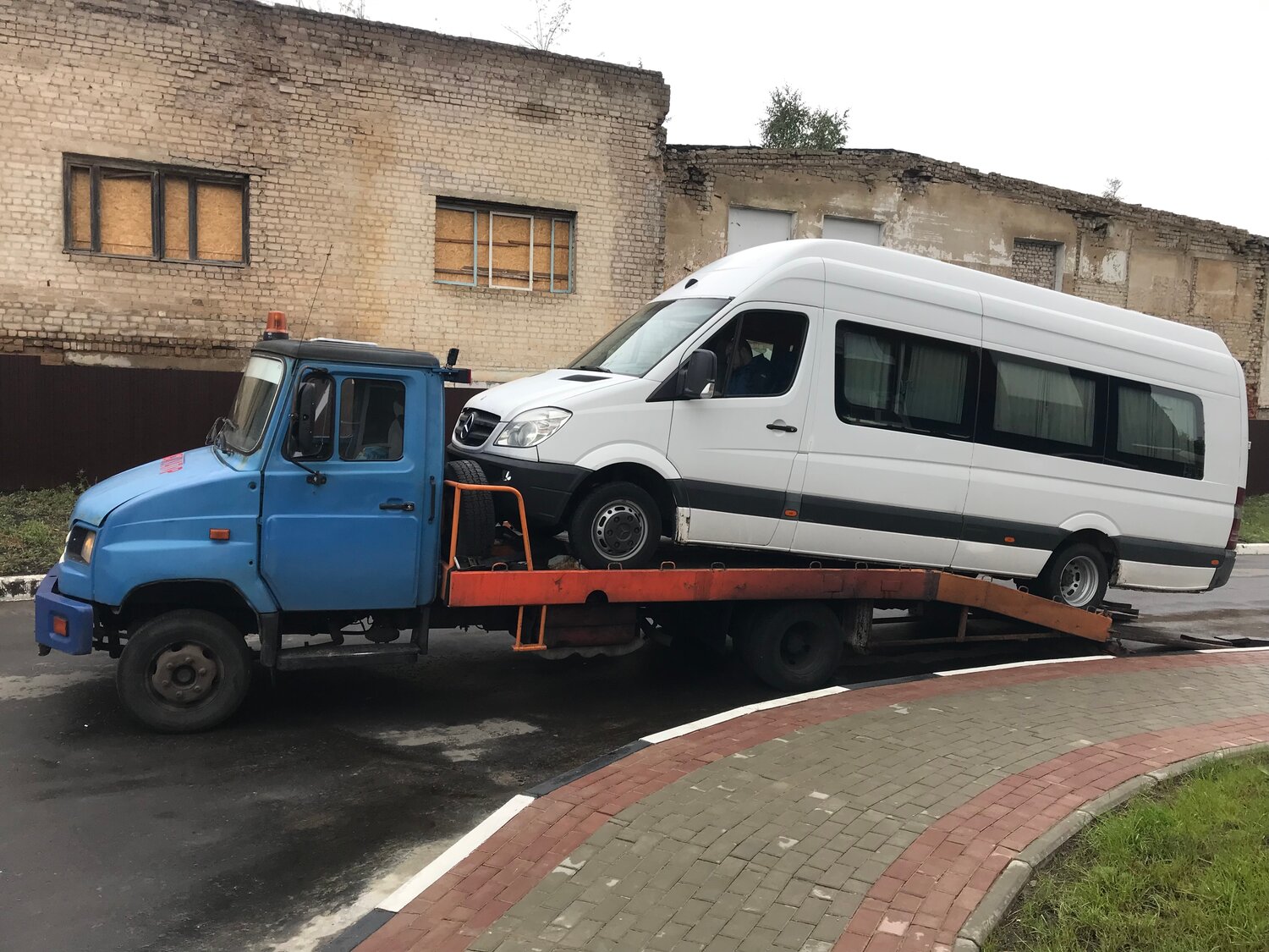 эвакуатор, эвакуатор в москве, зил бычок эвакуатор с погрузкой, iveco 53 12 эвакуатор, эвакуация автомобиля