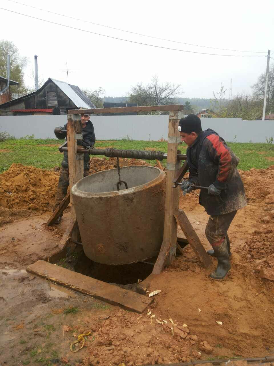копка колодцев, копка колодцев в кинеле, копаем колодцы, приспособление для подъема колодезных колец, марат александрович копка колодцев