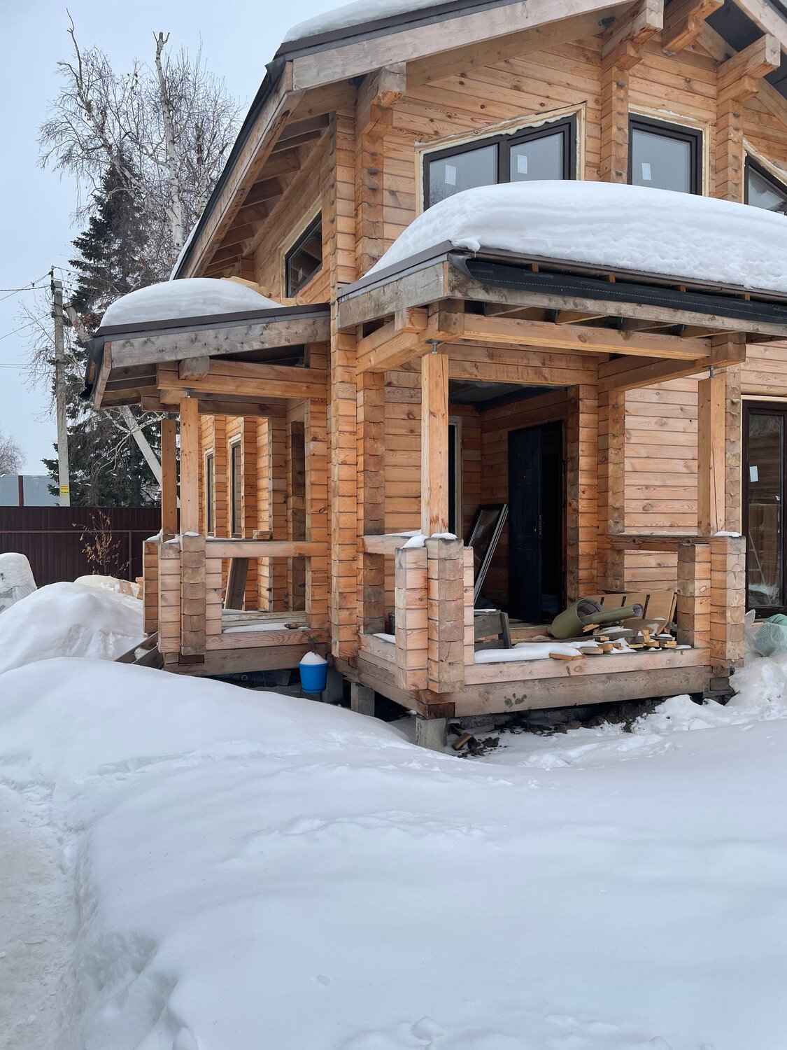 дом деревянный, дом из оцилиндрованного бревна, дом сруб, дом из бревна, сруб дома