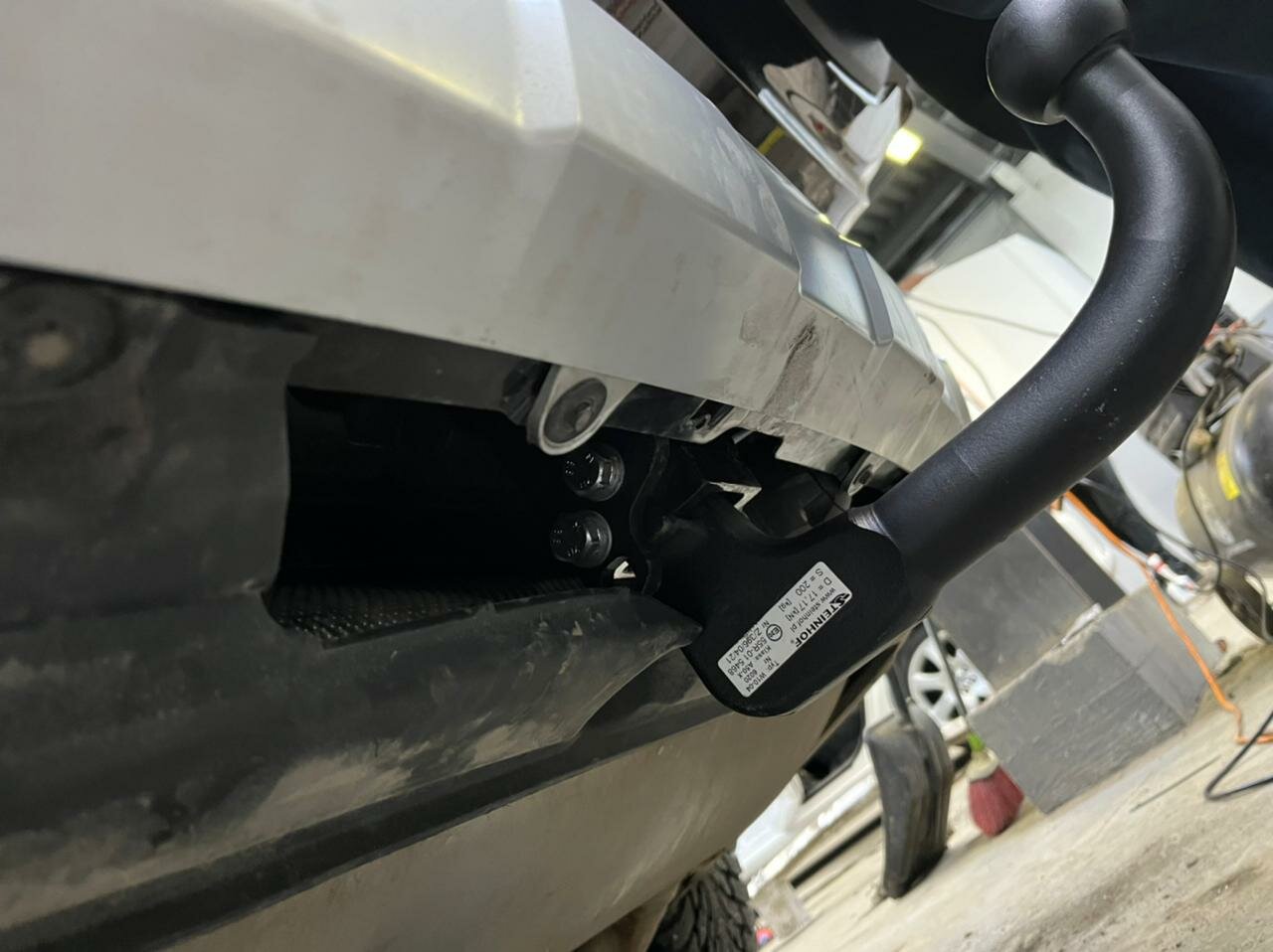 Установка фаркопа BMW X5