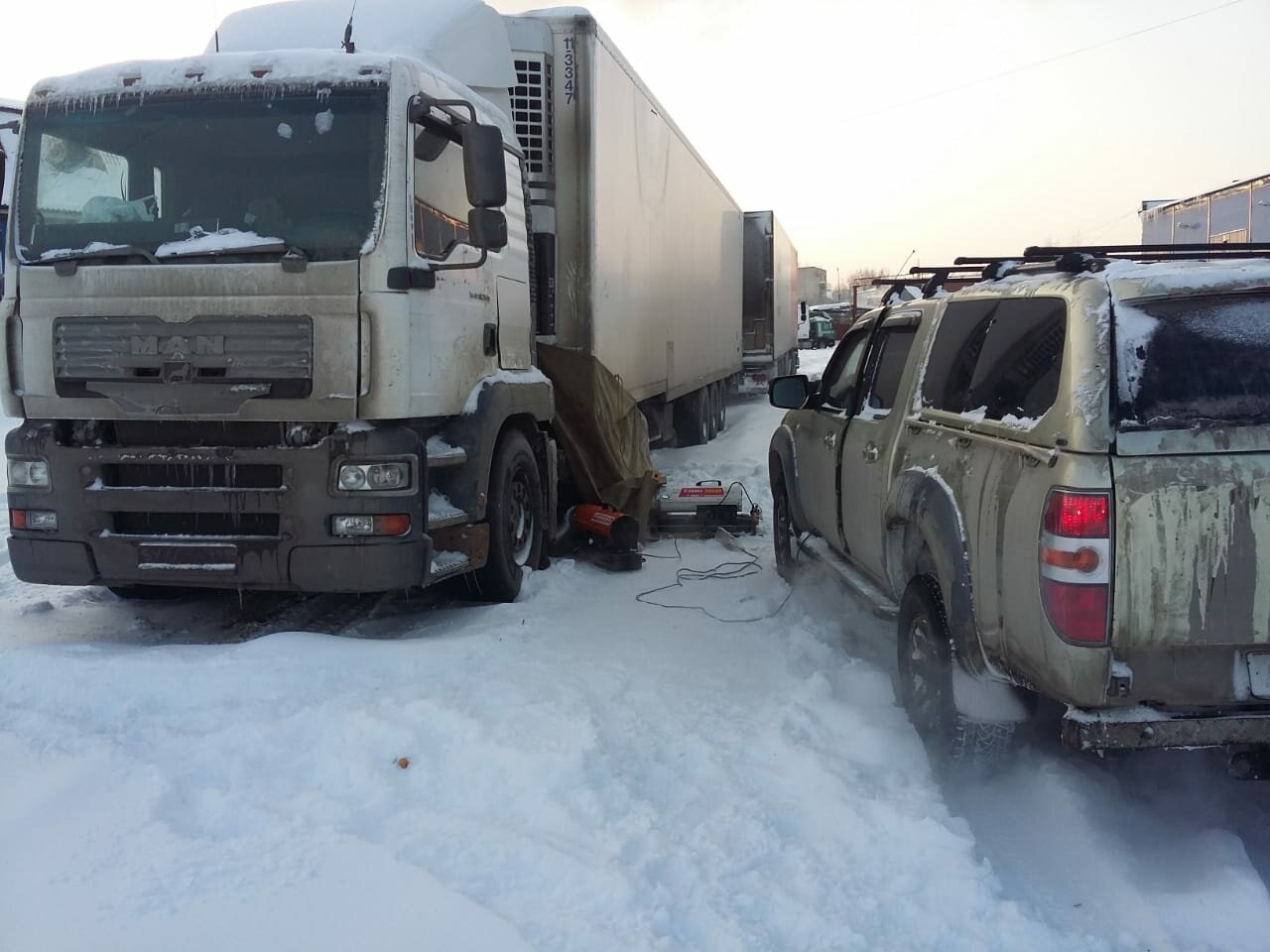 седельный тягач маз 6430а8, маз 5440а9-320-031, маз 6501 с9, volvo fm12 2005 самосвал, маз 6430 а 8