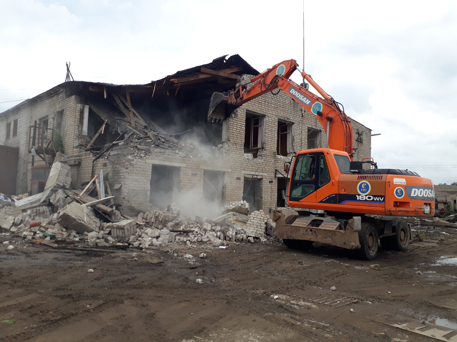 демонтаж зданий, снос дома, снос здания, снос домов, аварийное здание