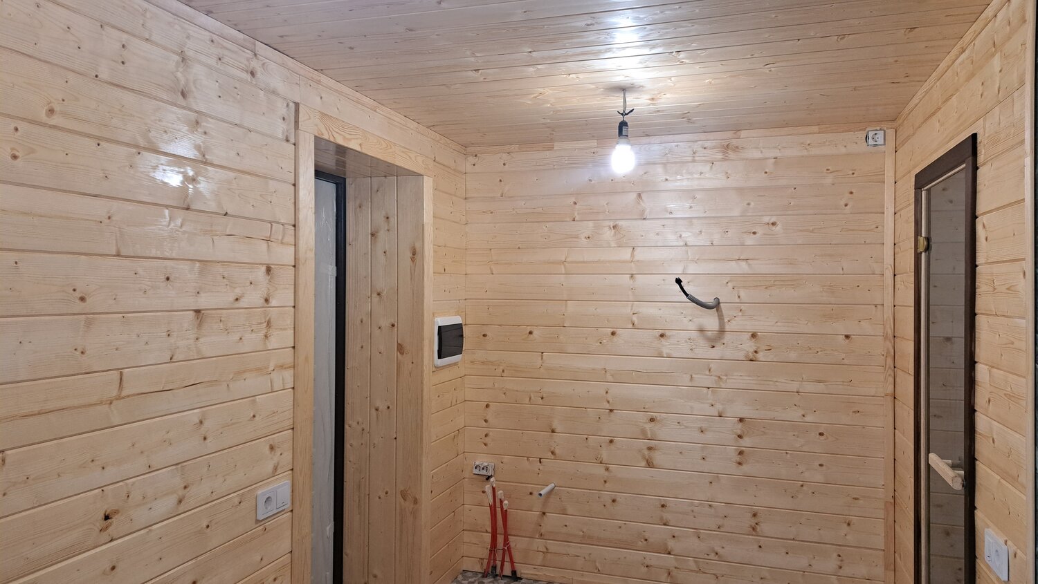 отделка имитацией бруса, имитация бруса, интерьер дома из двойного бруса, отделка имитации бруса 145, отделка бани