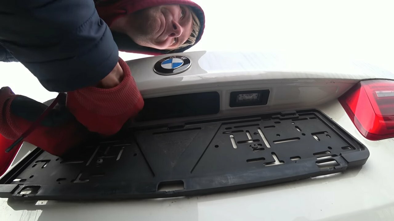 Вскрытие багажника автомобиля