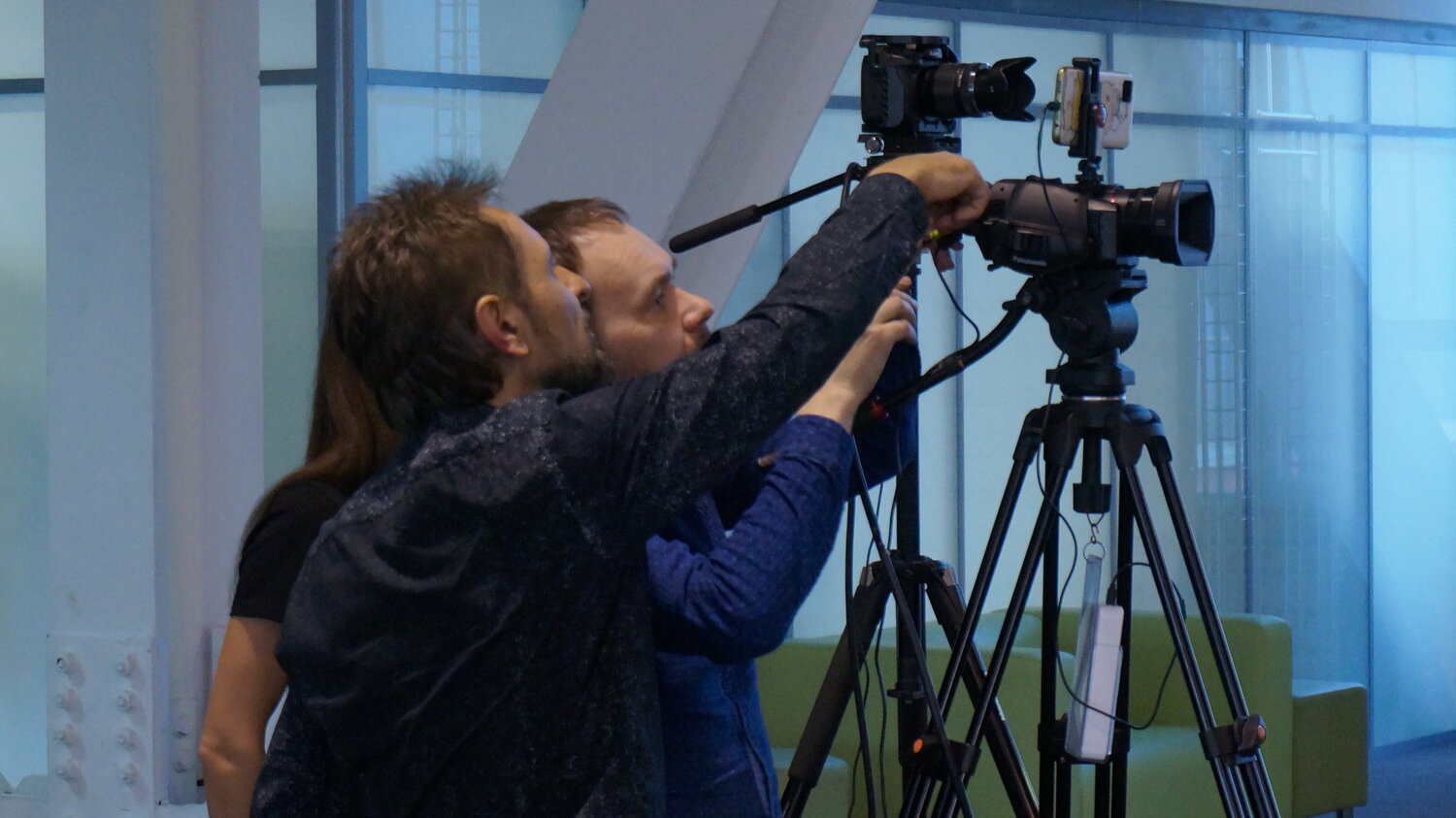 съемки, человек, студия новостей за кадром, журналист, владимир москва