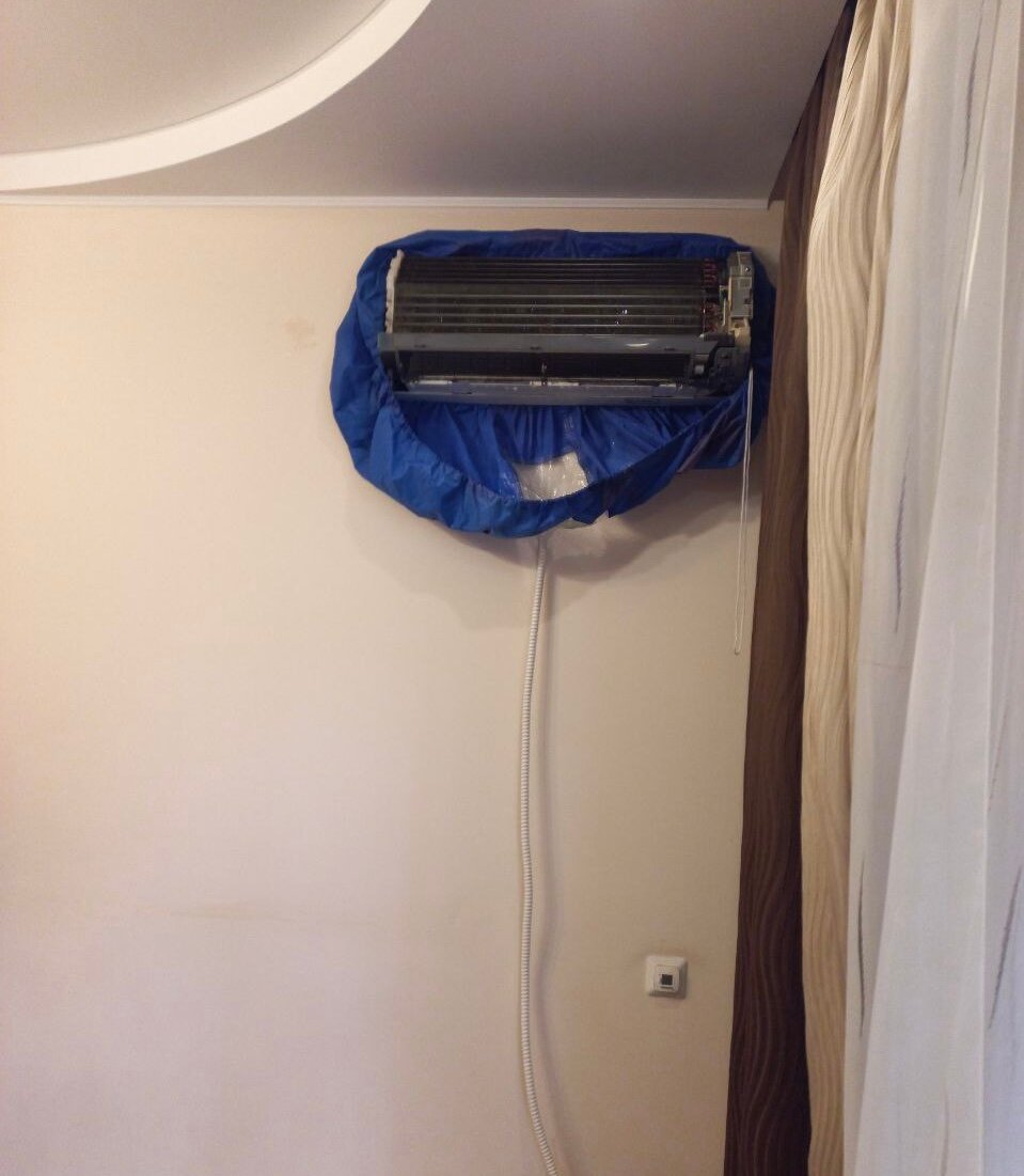 кондиционер, установленный кондиционер, внутренний блок кондиционера, бытовой кондиционер, кондиционер сплит