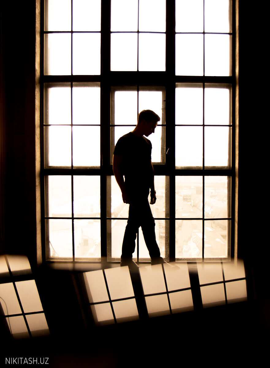 окно, силуэт мужчины, человек, силуэт мужчины у окна, парень