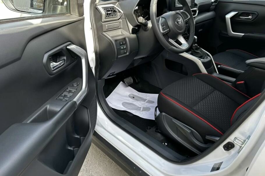 toyota raize 1.0 cvt, 2021, тойота raize 2019, toyota raize, тойота райз, авто