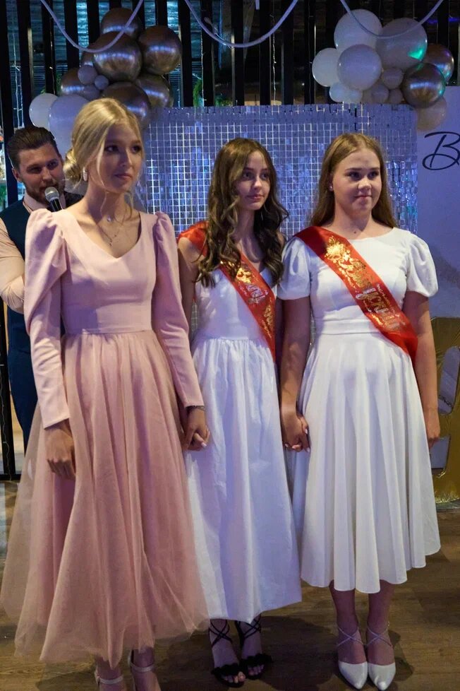 одежда на выпускной для девушек 11 класс, выпускной 11 класс, девочка, выпускники школ, сестра анны якуниной