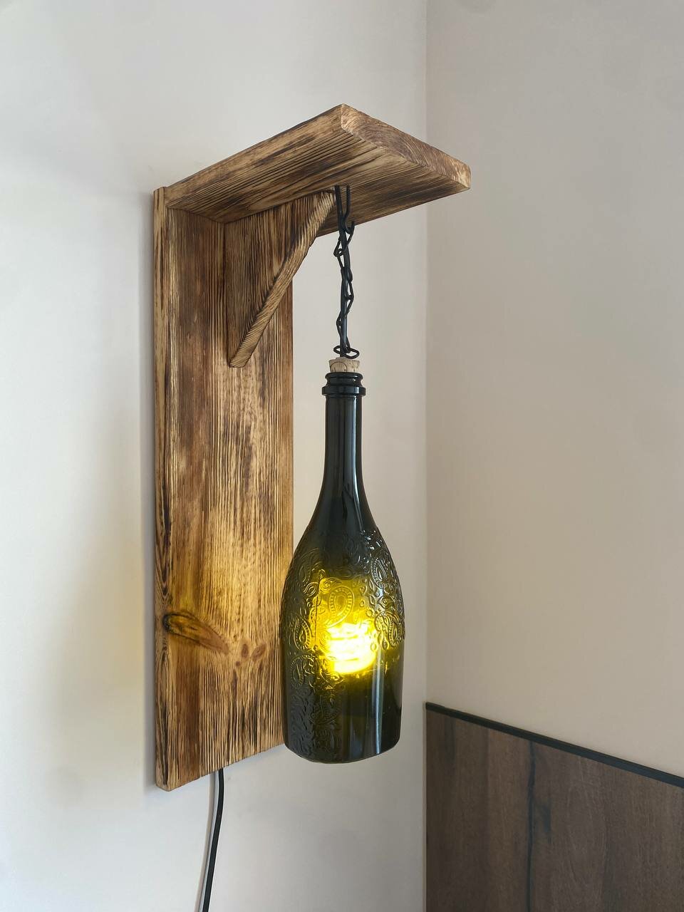 светильник из винных бутылок, светильник из бутылки, светильник бутылка, люстра из бутылок, светильник из бутылок стеклянных